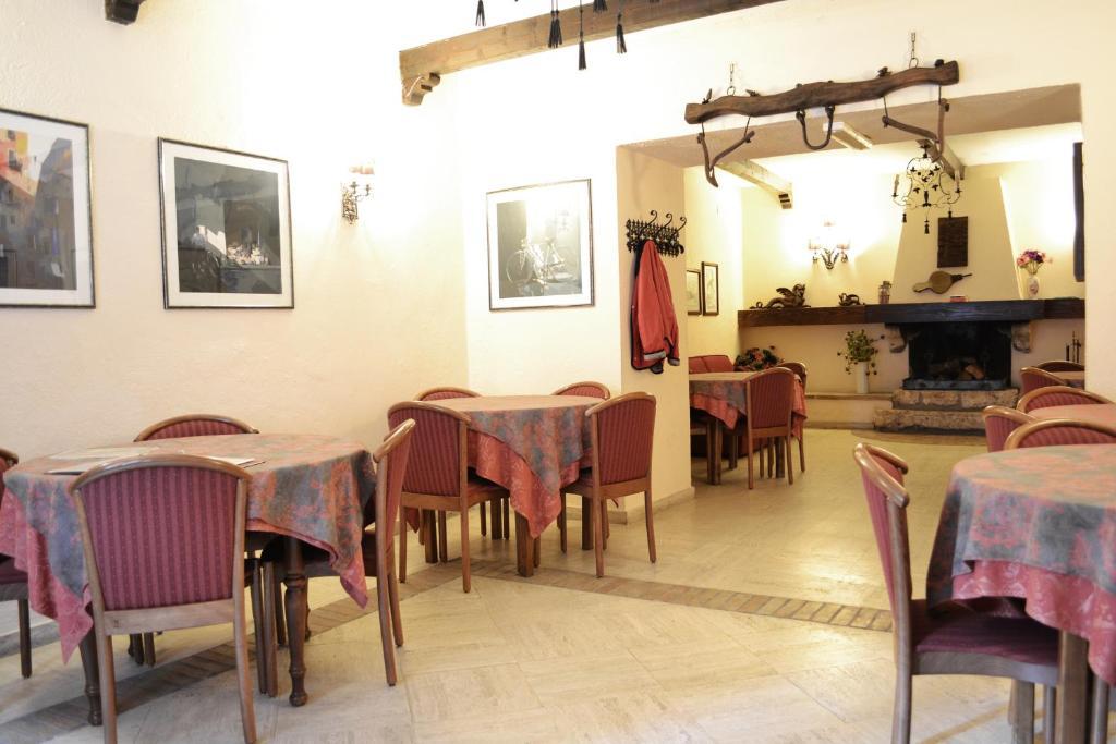 Hotel Alle Vecchie Arcate Пескасероли Екстериор снимка