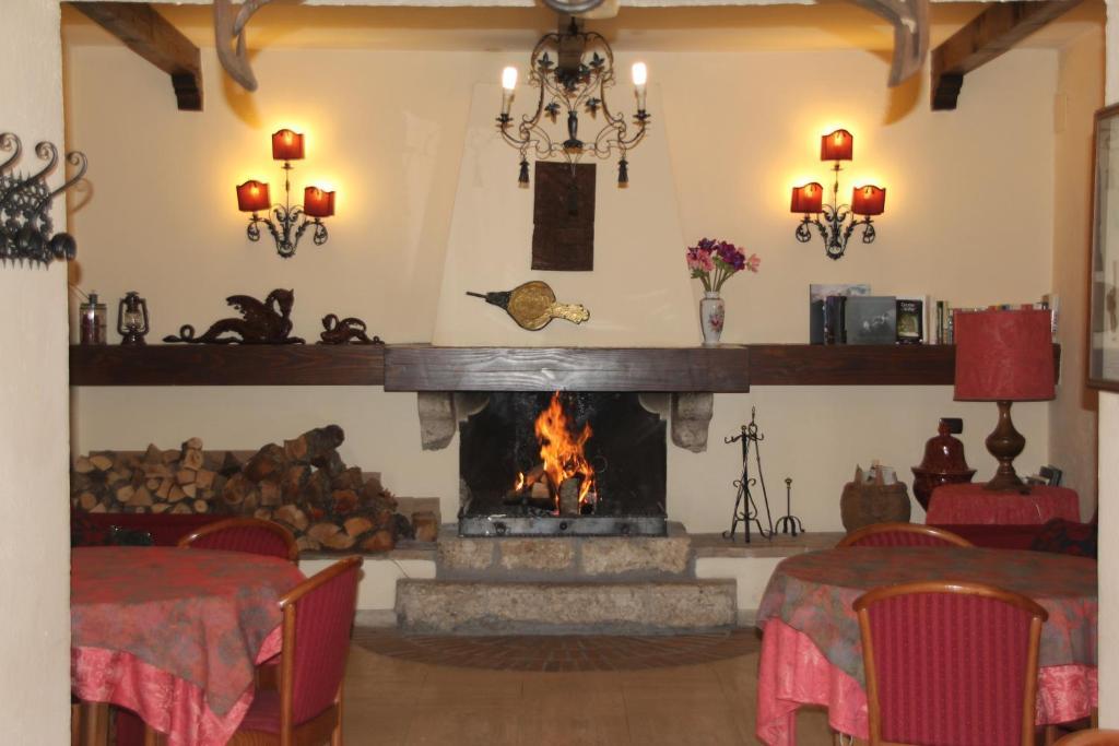 Hotel Alle Vecchie Arcate Пескасероли Екстериор снимка