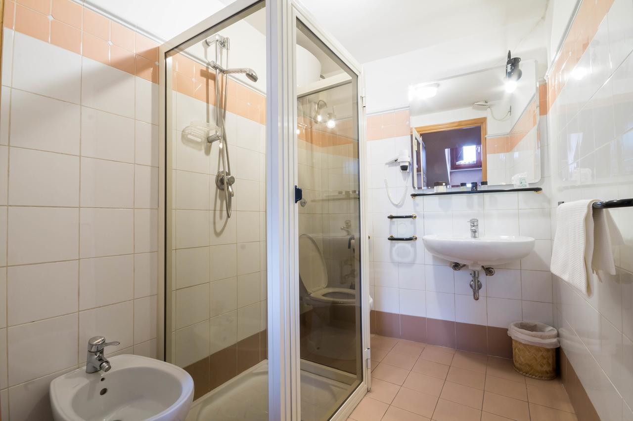Hotel Alle Vecchie Arcate Пескасероли Екстериор снимка