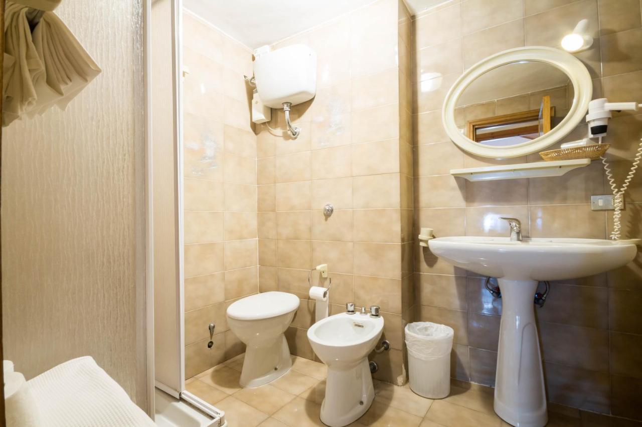 Hotel Alle Vecchie Arcate Пескасероли Екстериор снимка
