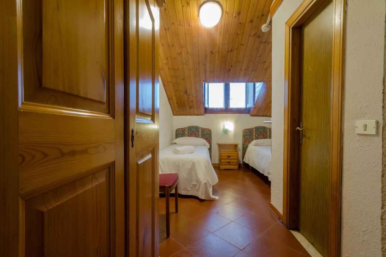 Hotel Alle Vecchie Arcate Пескасероли Екстериор снимка