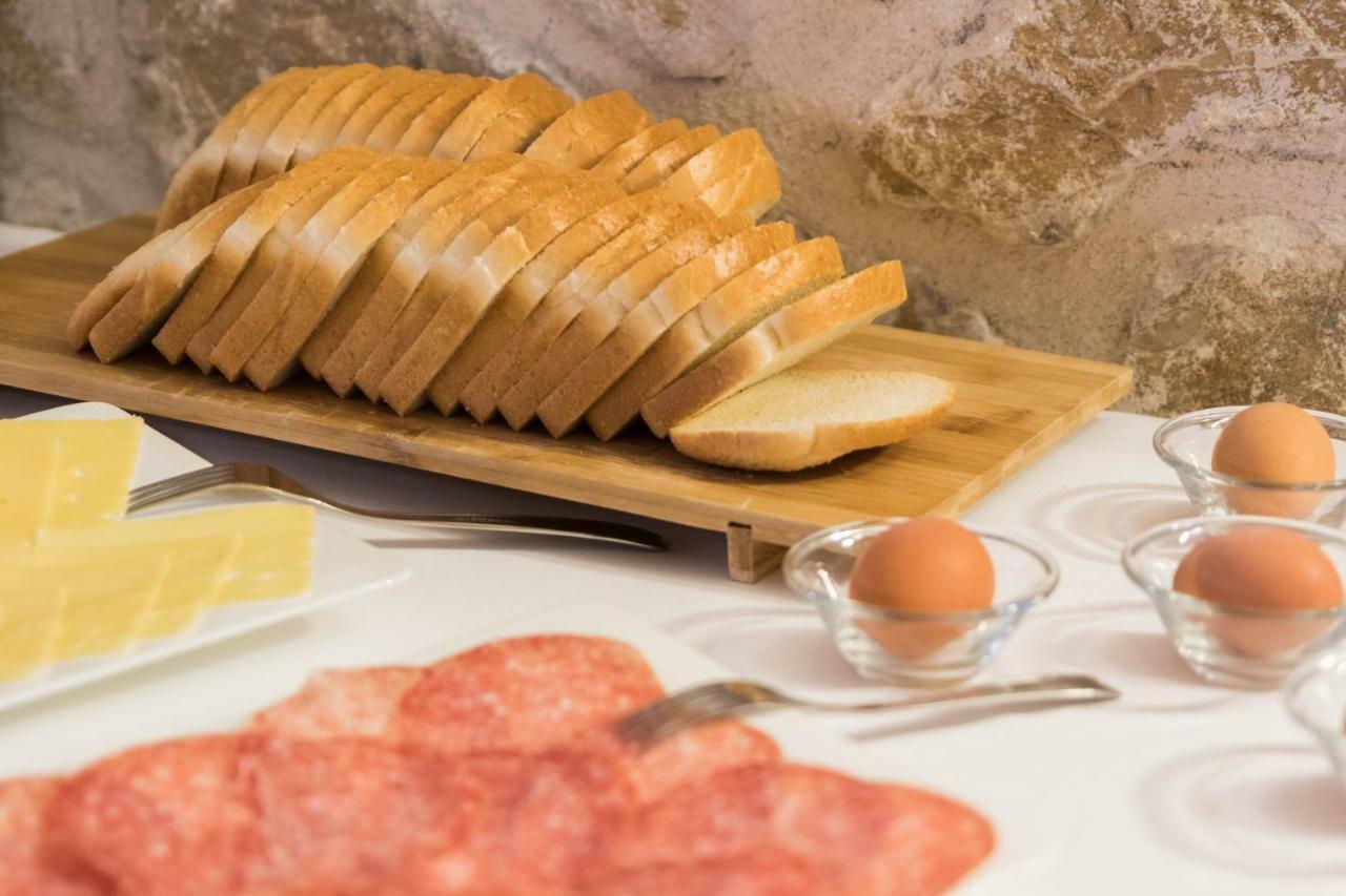 Hotel Alle Vecchie Arcate Пескасероли Екстериор снимка